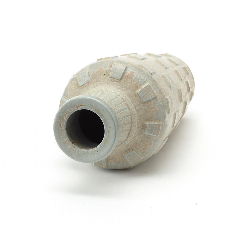 A Gunnar Nylund stoneware vase, Rörstrand, Sweden 1950-60's.