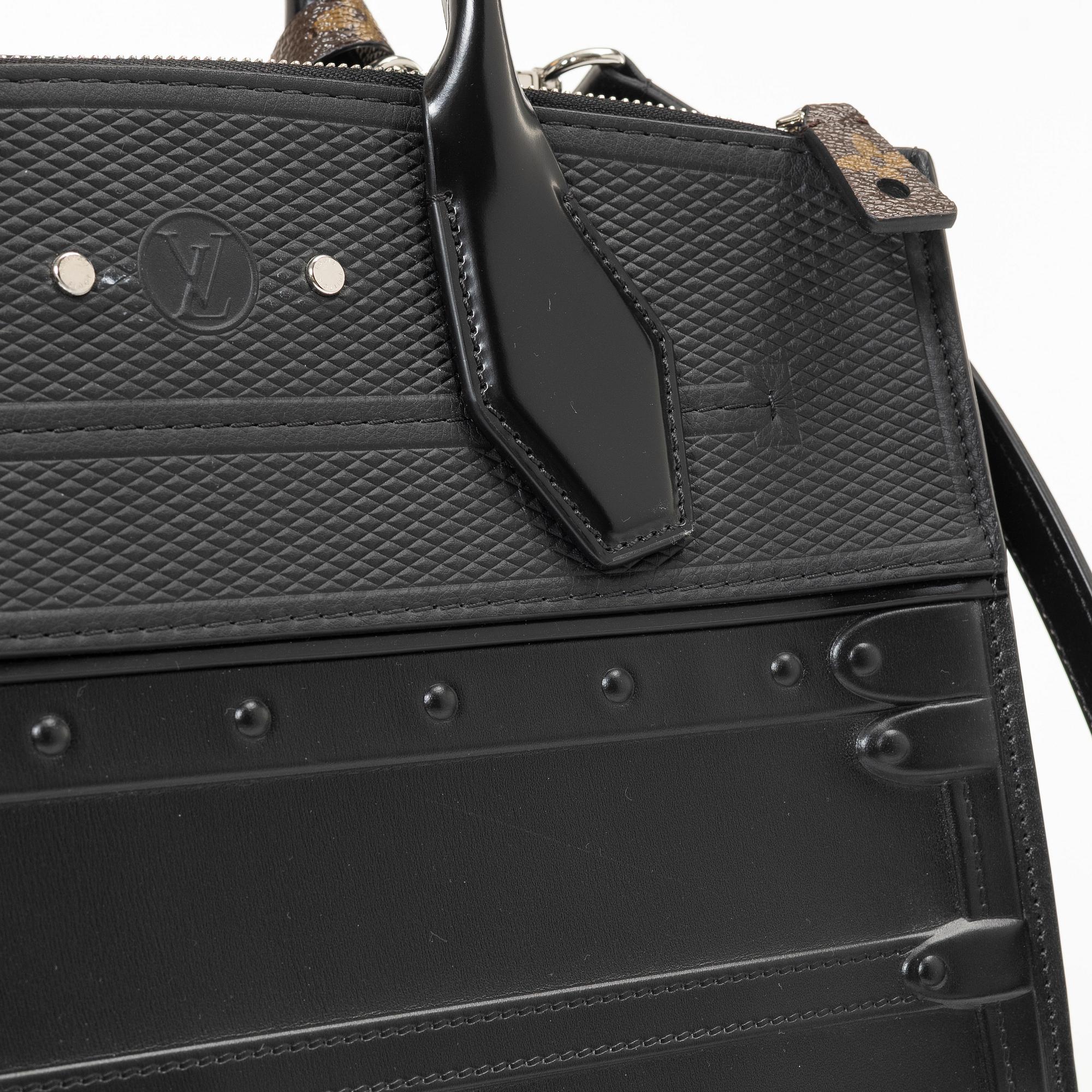 Louis Vuitton, Bag, "City Steamer MM".