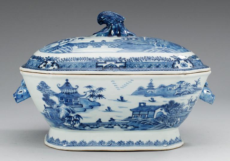 TERRIN med LOCK, kompaniporslin. Qing dynastin, Qianlong (1736-95).