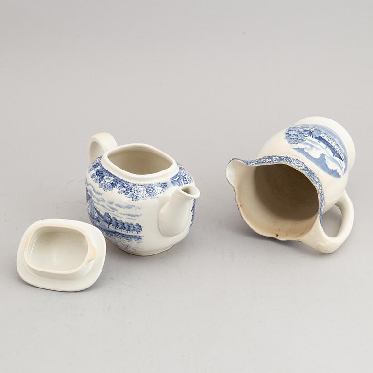 Matservis, ca 100 delar, flintgods. "Skånska slott", Rörstrand.