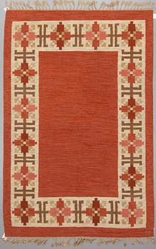 A CARPET, "Klostergård", flat weave, ca 248-249 x 162-164 cm, signed FF (Swedishdesign: the company AB Fredrik Fiedler).