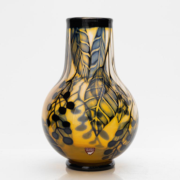 Eva Englund, a graal glass vase, -orrefors, signed and dated 1983.