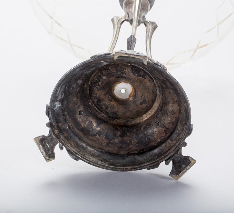 FAT PÅ FOT, nysilver och glas, 1900-talets början.