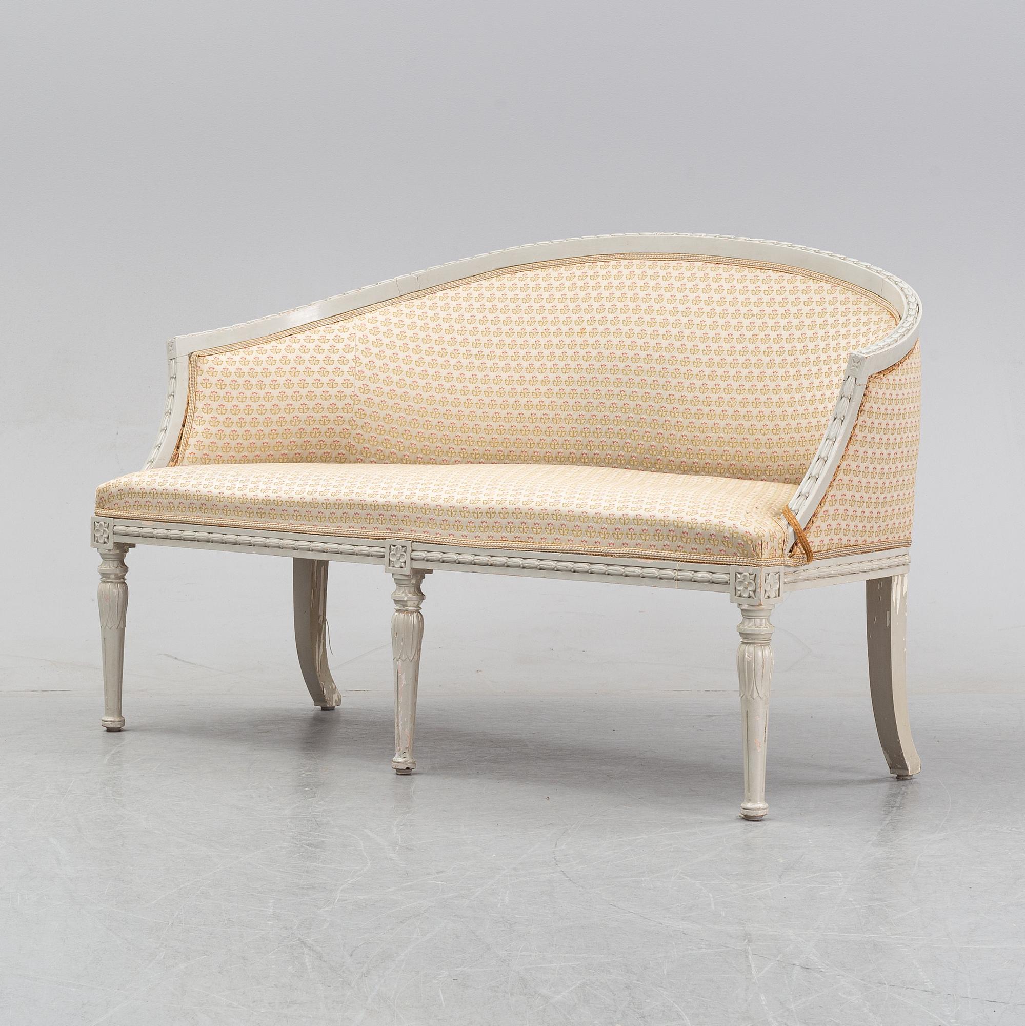 Salongsmöbel, två fåtöljer samt soffa, gustaviansk stil, 1900-talets början.