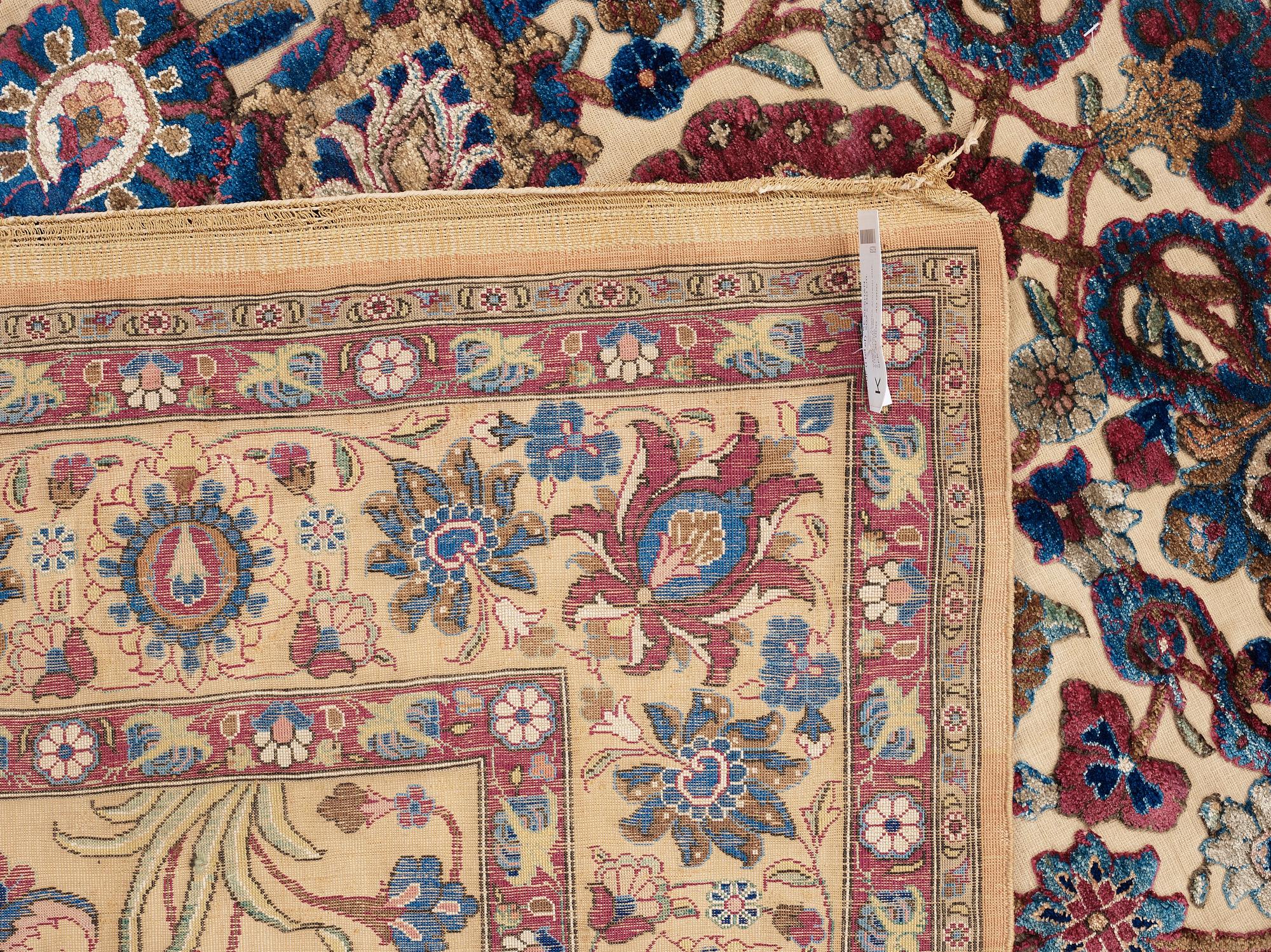 SEMI-ANTIQUE SILK KASHAN SOUF (in relief). 202 x 130 cm.