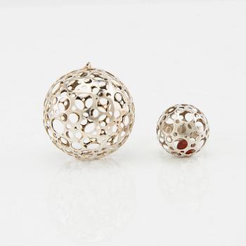 Liisa Vitali, ring och hänge "Leppäkerttu" silver, Westerback Helsingfors 1974.