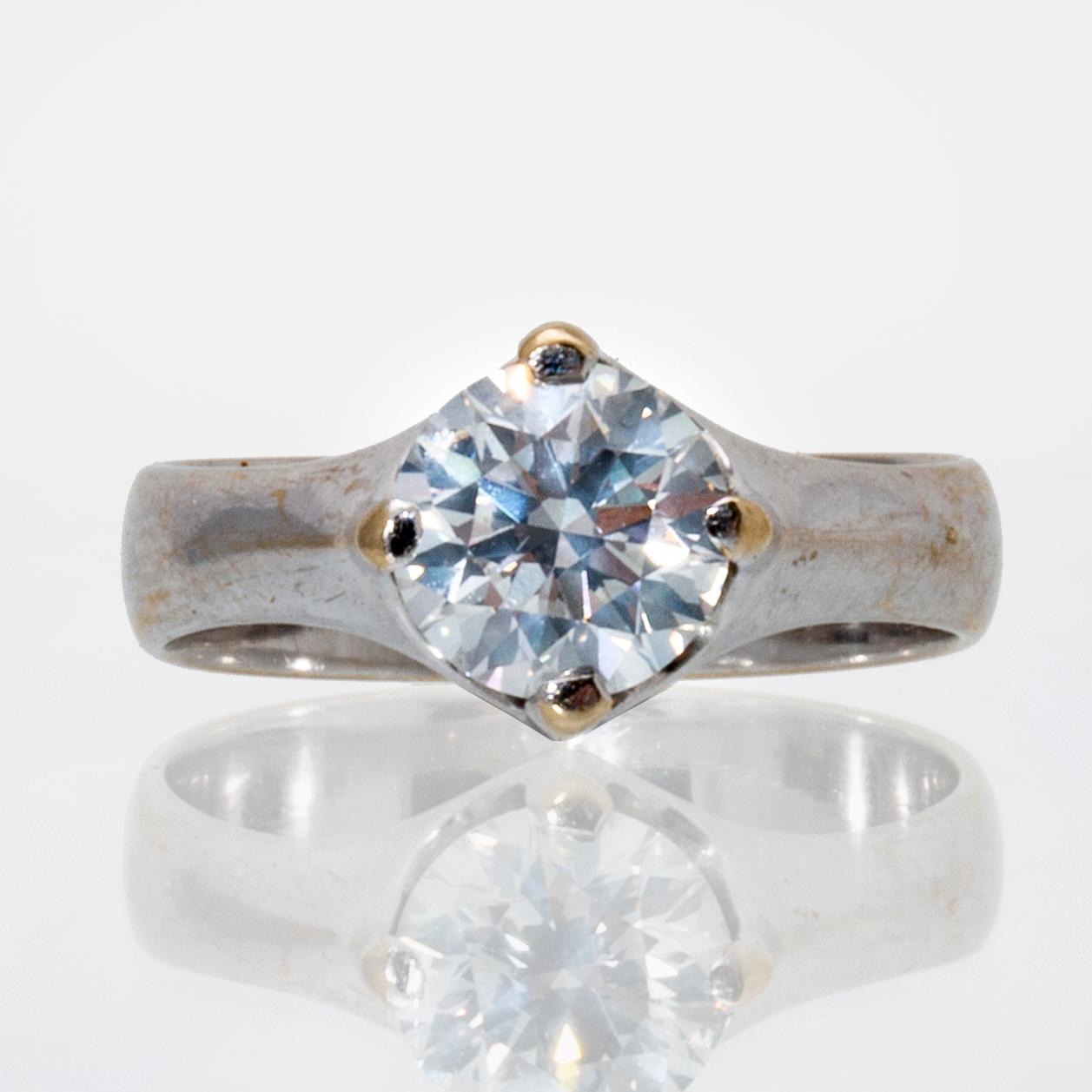 Ring 18K vitguld med 1 briljant 1,52 ct H SI1, GIA certifikat 2010.