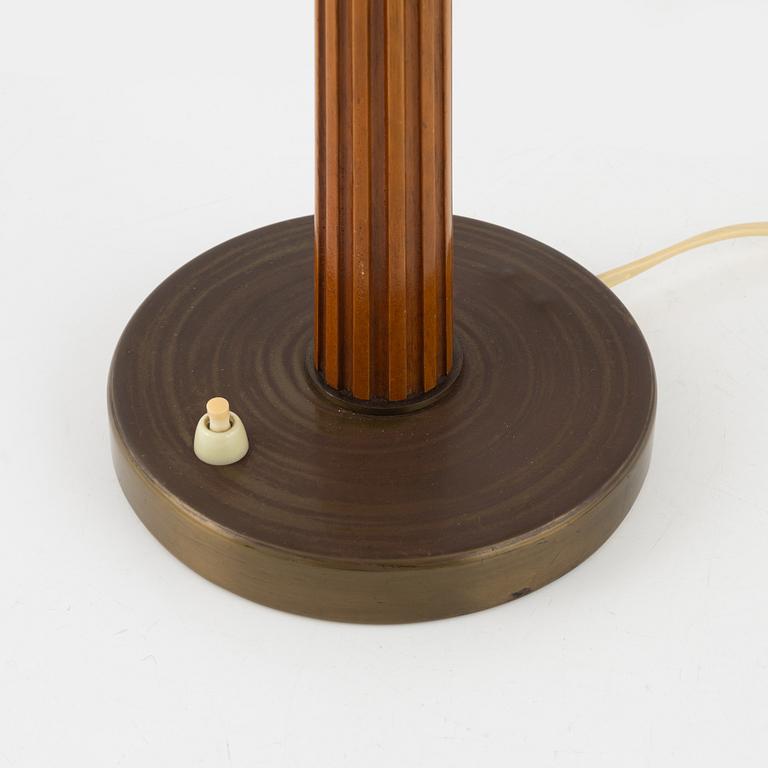 A Nordiska Kompaniet Swedish Modern table lamp, mid 20th Century.