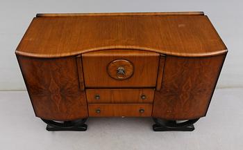 SIDEBOARD, England, 1900-talets mitt.