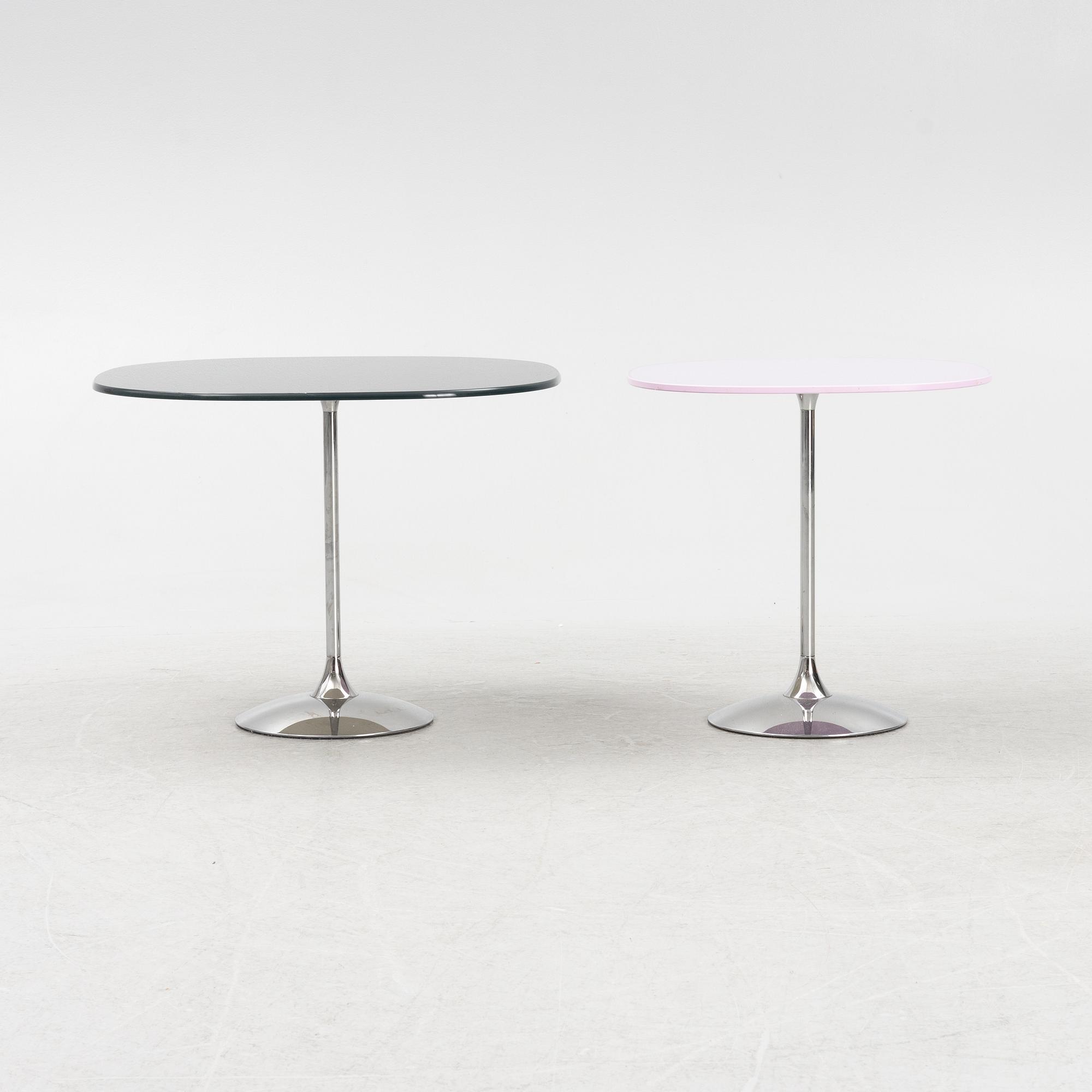Sidobord, ett par, "Tulip coffee tables" by Arper.