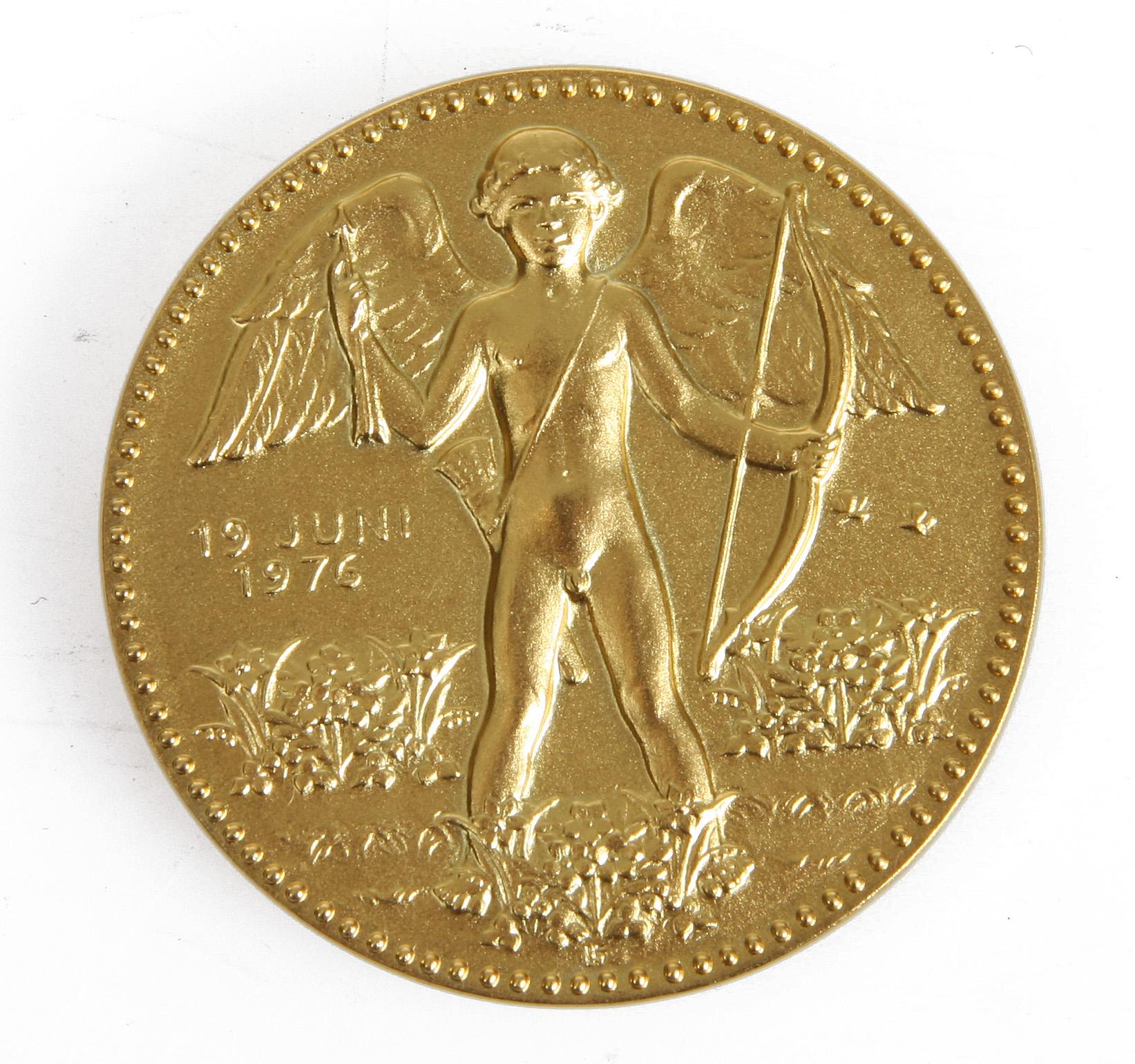 MINNESMYNT, Carl XVI och Silvia, 18K ca 61 gram.