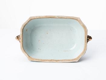 A famille rose tureen with cover, Qing dynasty, Qianlong (1736-95).