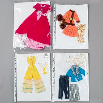A lot of 32 pieces of clothing sets for Barbie and her friends, Mattel, 1960/70s.