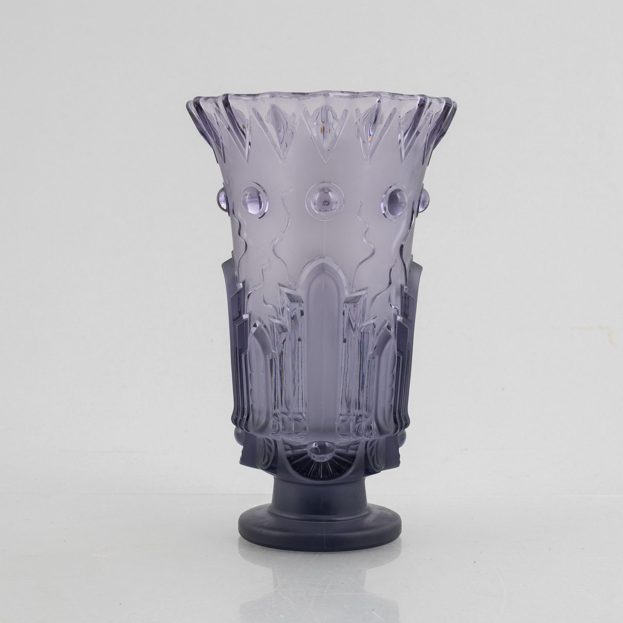 Edvin Ollers, a "EOL", nr. 20 glass vase, Elme Glasbruk, 1928-30.