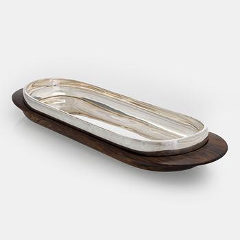 Kay Bojesen, Serveringsfat samt -bestick, sterlingsilver och palisander, Danmark. Kring 1960-talets mitt.