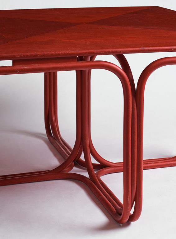Jan Bocan, bord och 4 stolar, för Tjeckoslovakiska ambassaden i Stockholm 1972, tillverkat av Thonet.