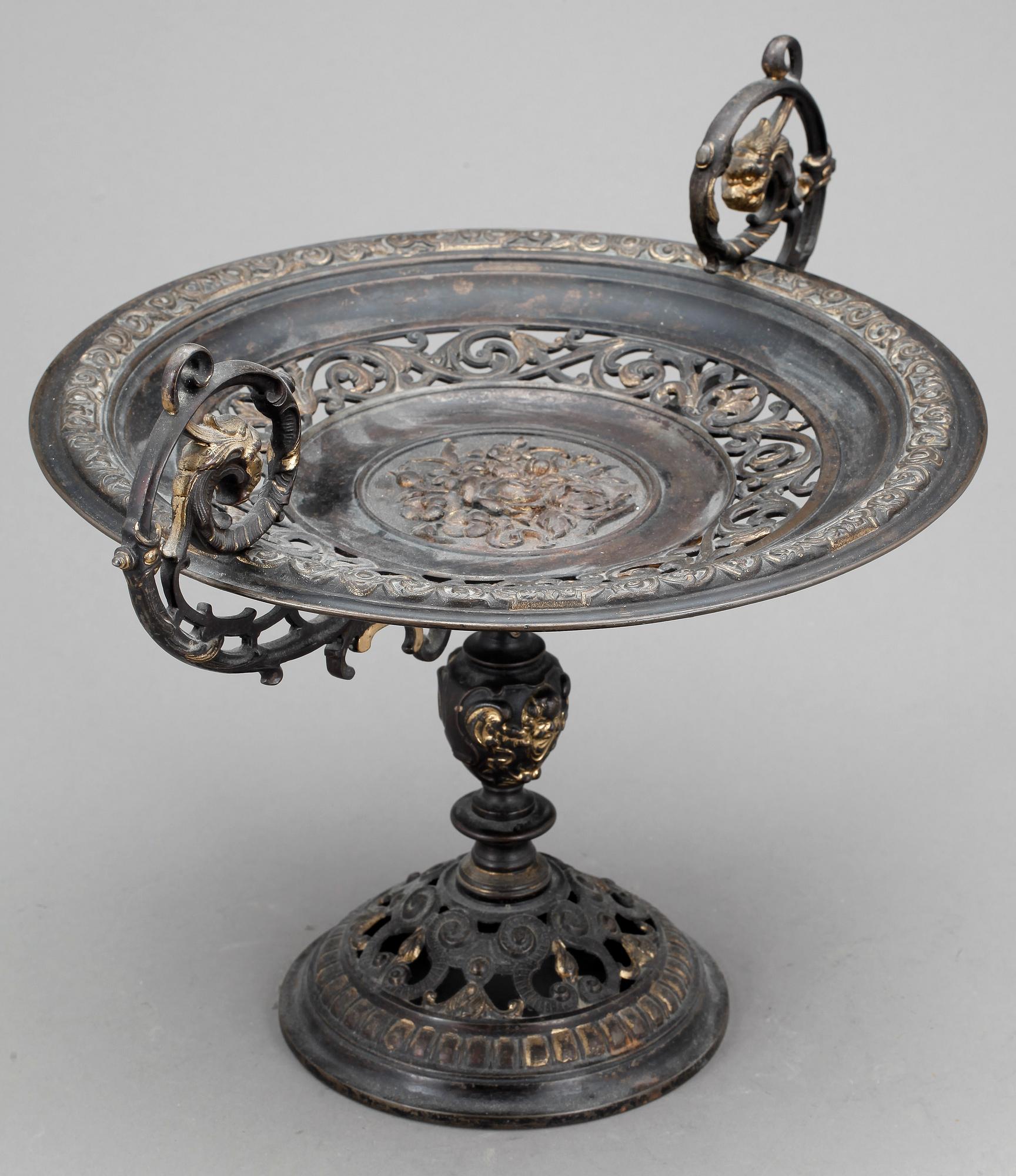 TAZZA, gjutjärn, omkring sekelskiftet 1900.
