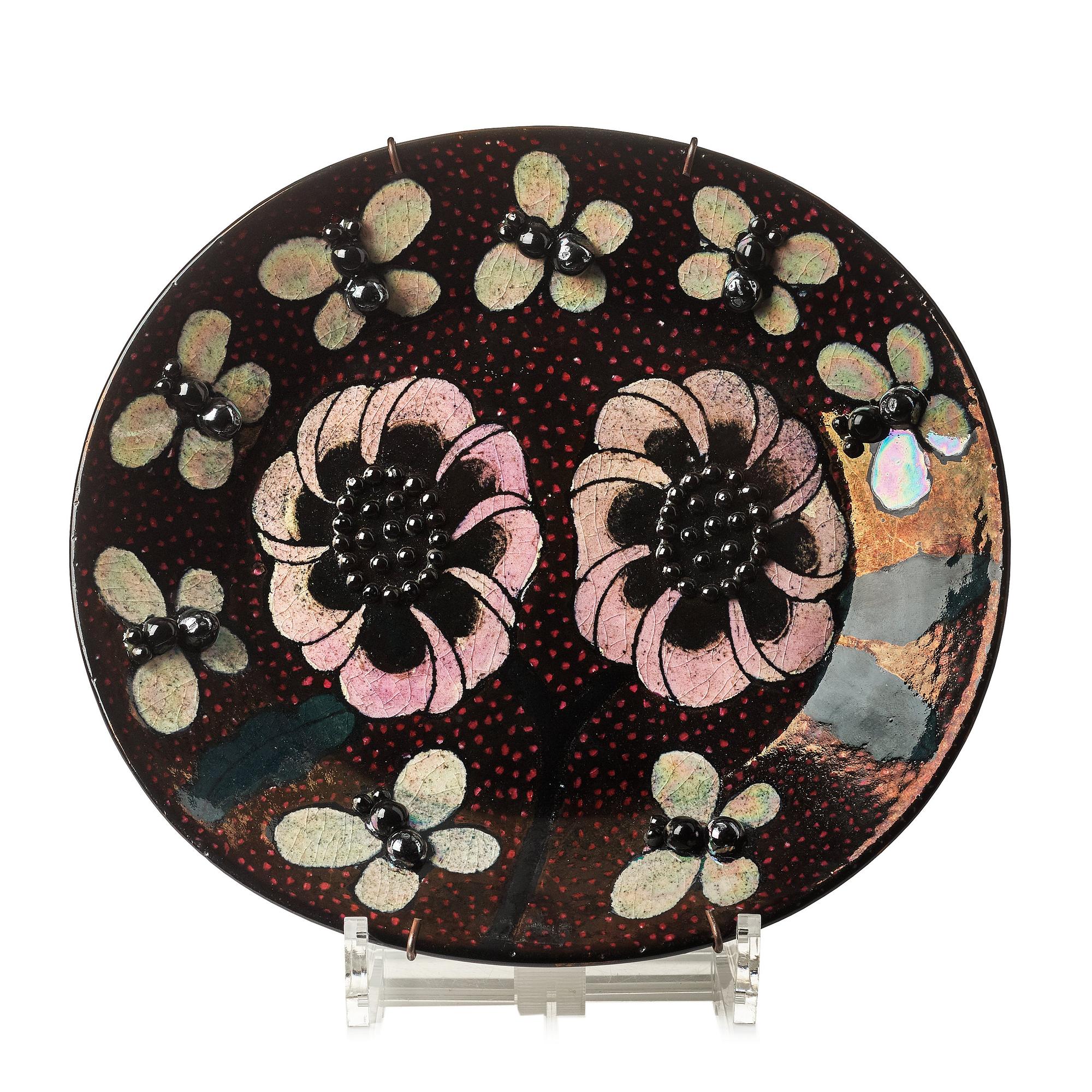 Birger Kaipiainen, a stoneware dish, Arabia, Finland.