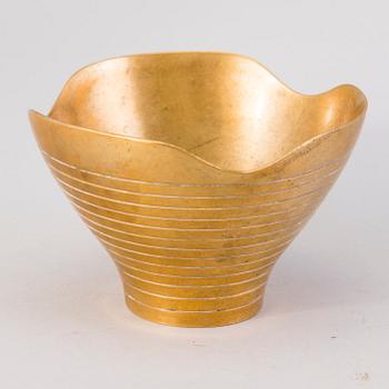 PAAVO TYNELL, a bronze bowl for Taito.