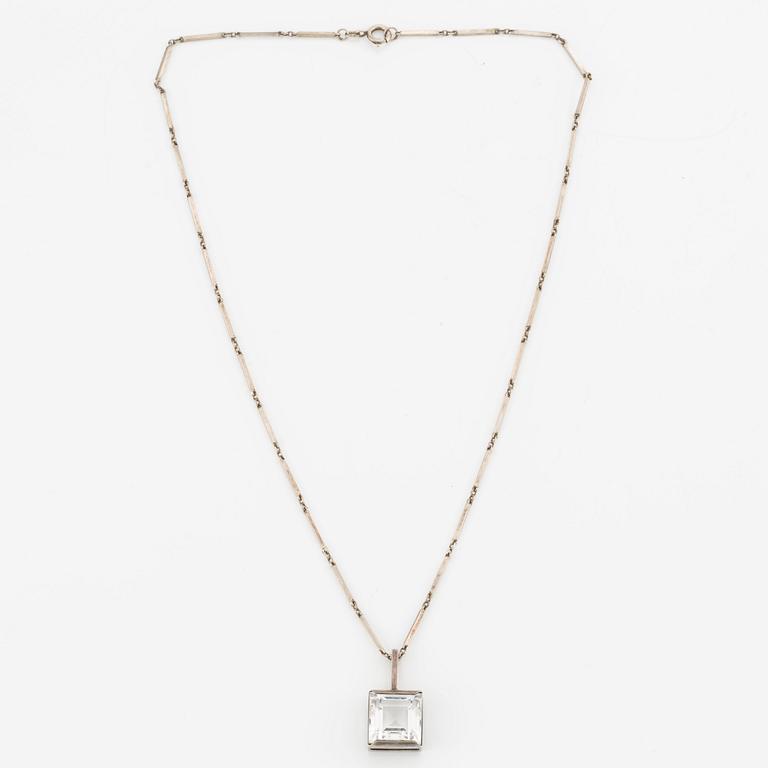 Collier silver med fasettslipad bergkristall, Hallberg.