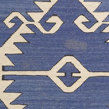 A rug, Kilim, ca 228 x 183 cm.