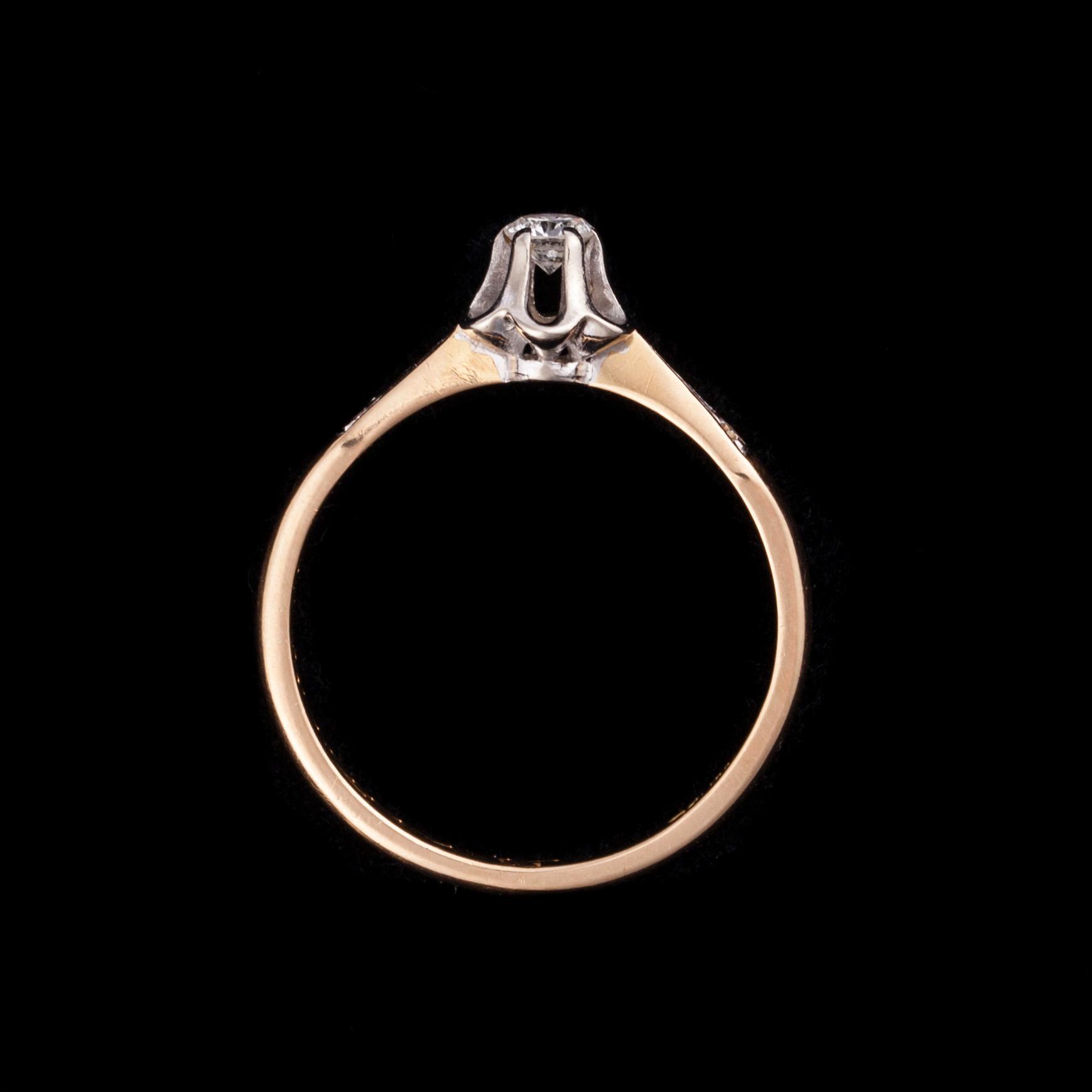 RING, 18K guld, briljantslipad diamant 0,10 ct. Finska stämplar 1979. Vikt ca 2 g.