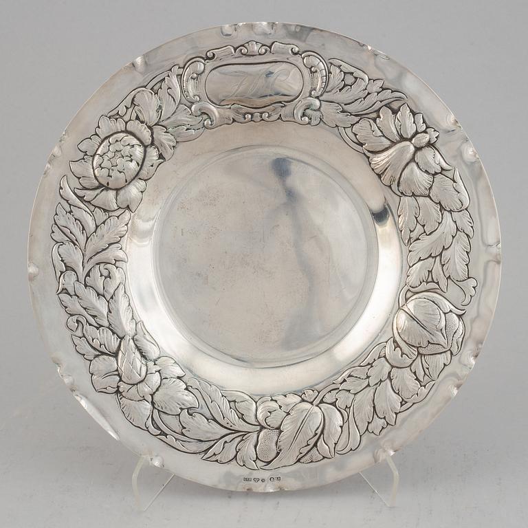 A Swedish silver Baroque style platter, maker's mark GAB, Stockholm, 1943.