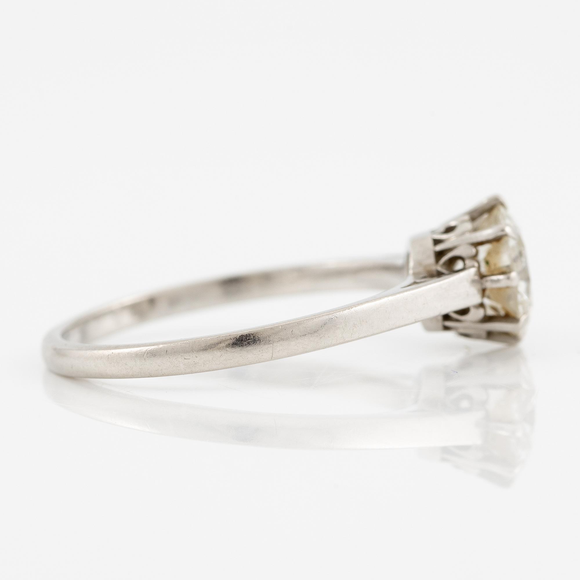 Ring, platinum with a brilliant-cut diamond, 1.05 ct according to the engraving.