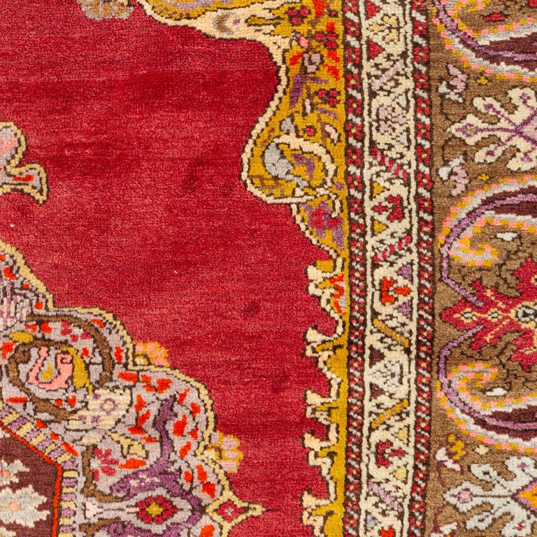 Carpet, oriental, 198 x 136 cm.