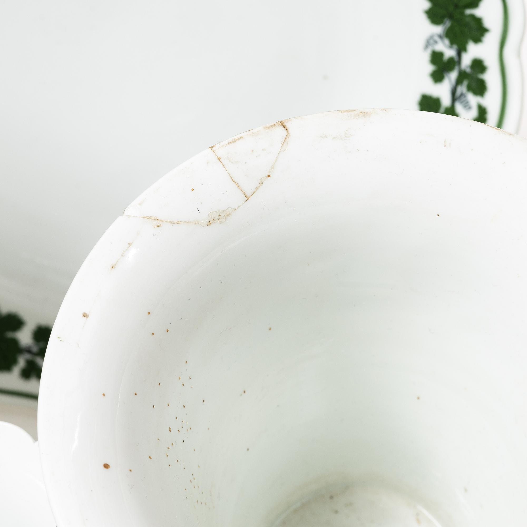 An 187-piece 'Weinlaub' porcelain dinner and coffee service, Meissen, Germany.