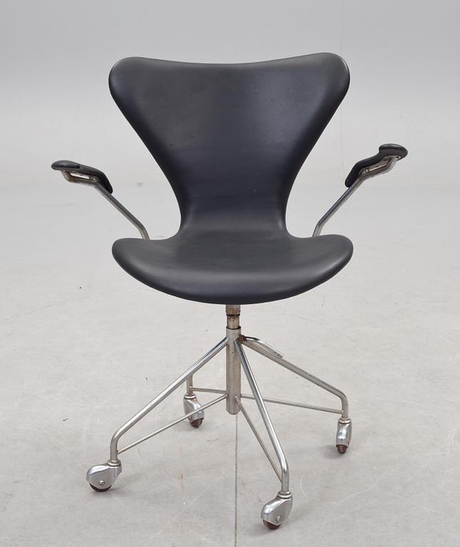 SKRIVBORDSSTOL, "Sjuan", Arne Jacobsen, Fritz Hansen.