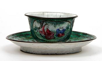 KOPP MED FAT, orientalisk, 1700-tal.