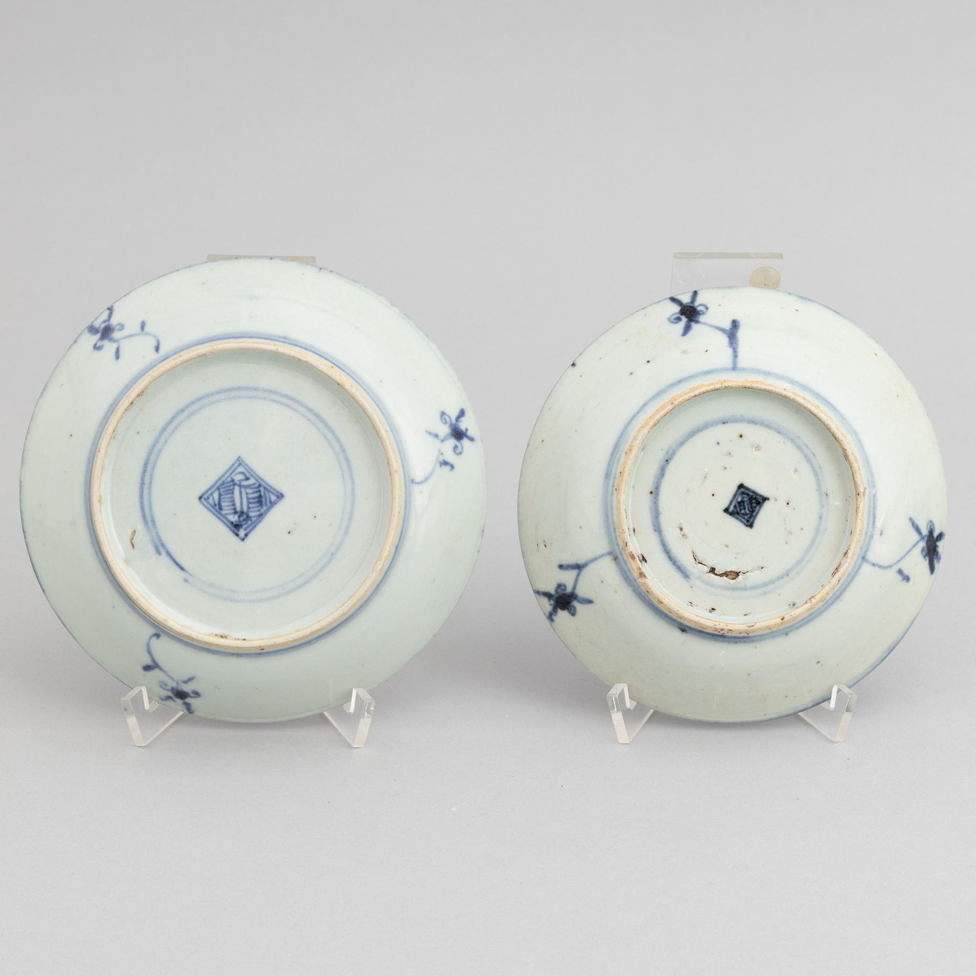 Skål samt 6 assietter, Mingstil, porslin, Kina, Qingdynastin, 1800-tal.