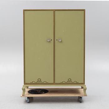 A Swedish cabinet, 1930's/30's.