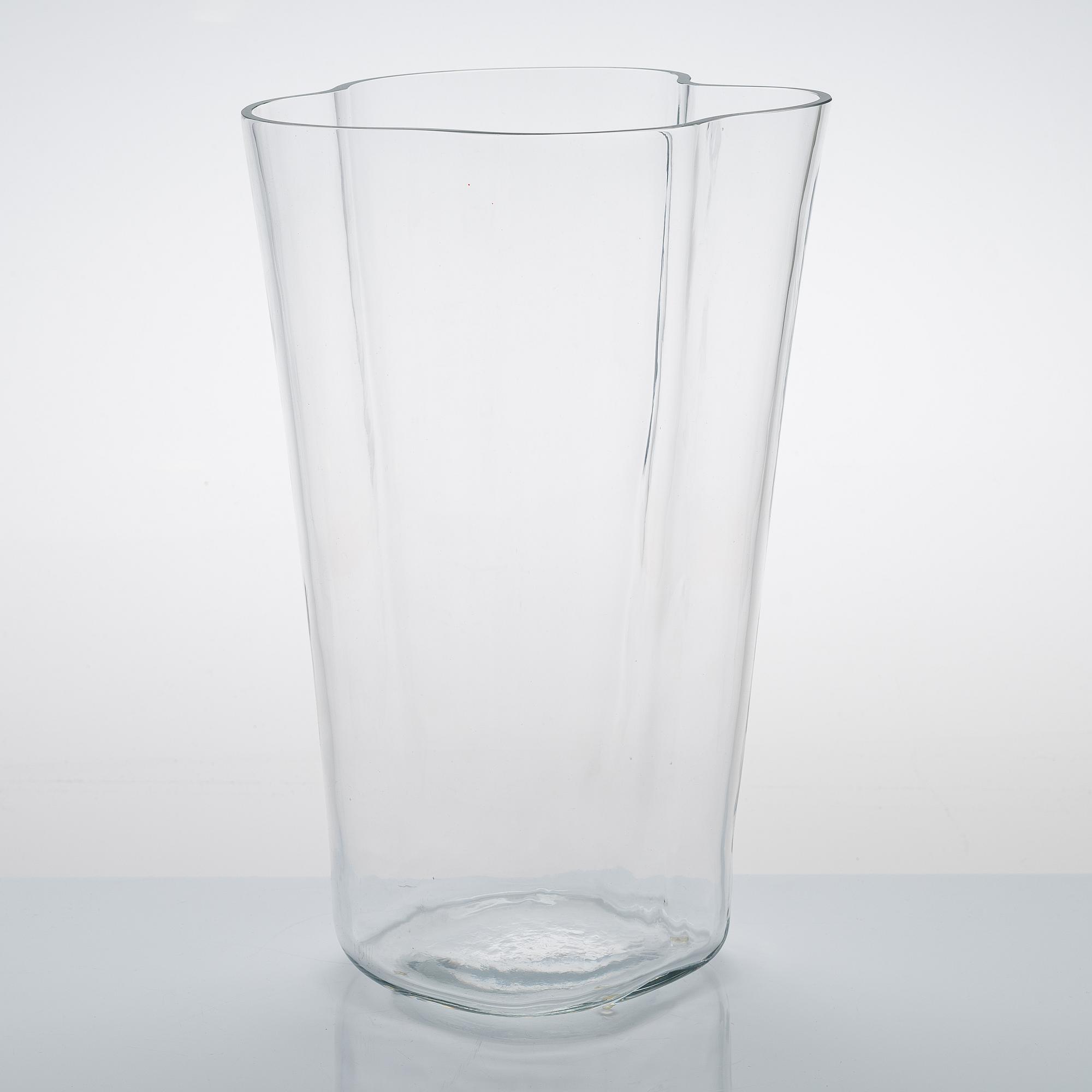 Alvar Aalto, maljakko, malli 3032 signeerattu Alvar Aalto.