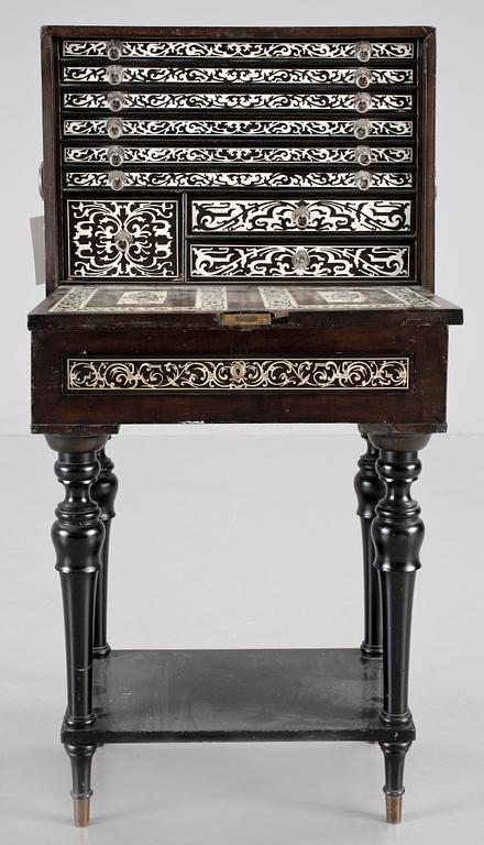 KABINETTSKÅP, troligen 1800-tal.