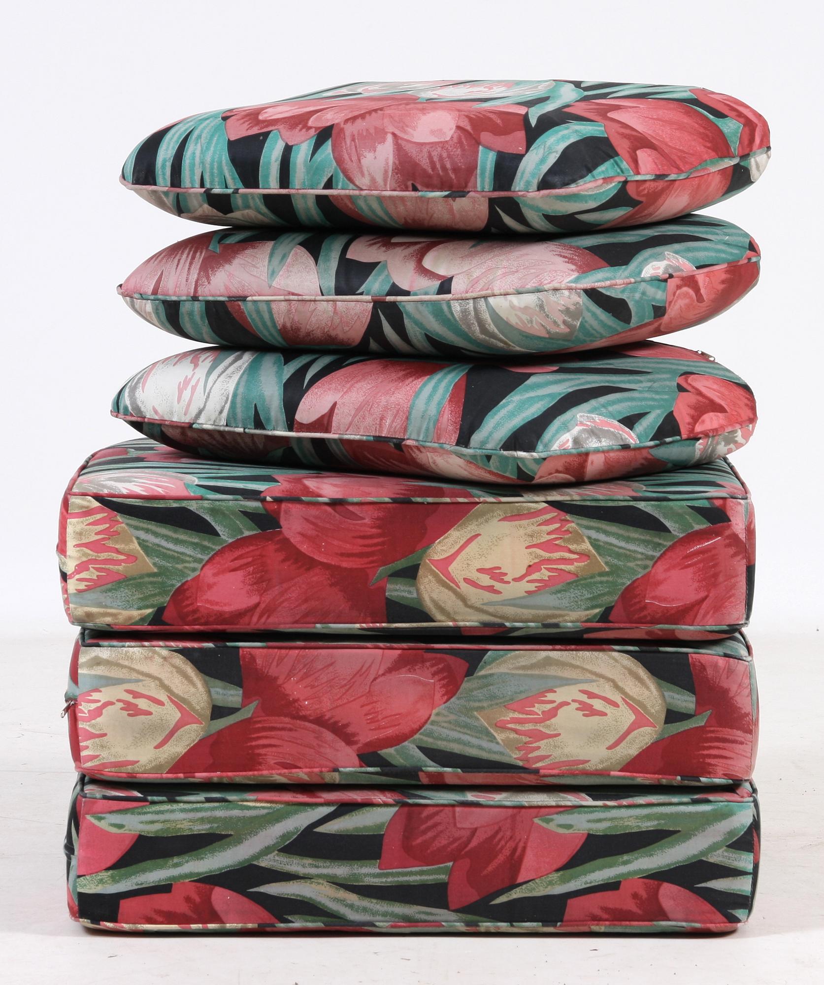 SOFFA samt BORD, korg, 1900-tal.