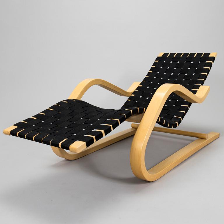 Alvar Aalto, A 1980's chaise Lounge '43' for Artek.