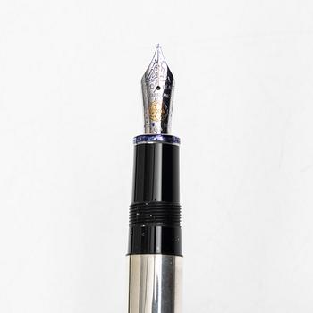 A Montblanc fountain pen, limited edition 'Soulmakers for 100 years', 'Starwalker'.