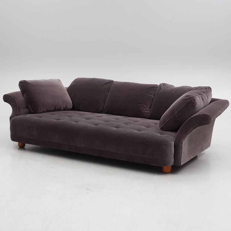Josef Frank, soffa, "Liljevalchssoffan", Firma Svenskt Tenn, 2019.