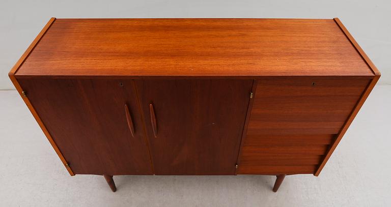 SIDEBOARD, Troeds, 1900-talets andra hälft.