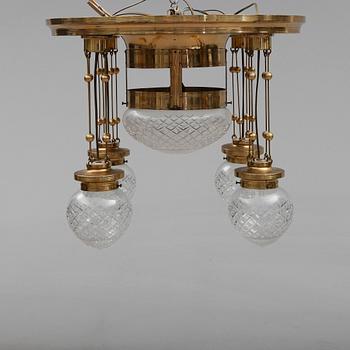 TAKLAMPA, 1900-talets första hälft. Höjd ca 52 cm.