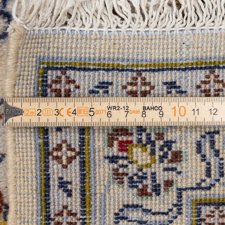 Carpet, Keshan, approx. 355 x 245 cm.