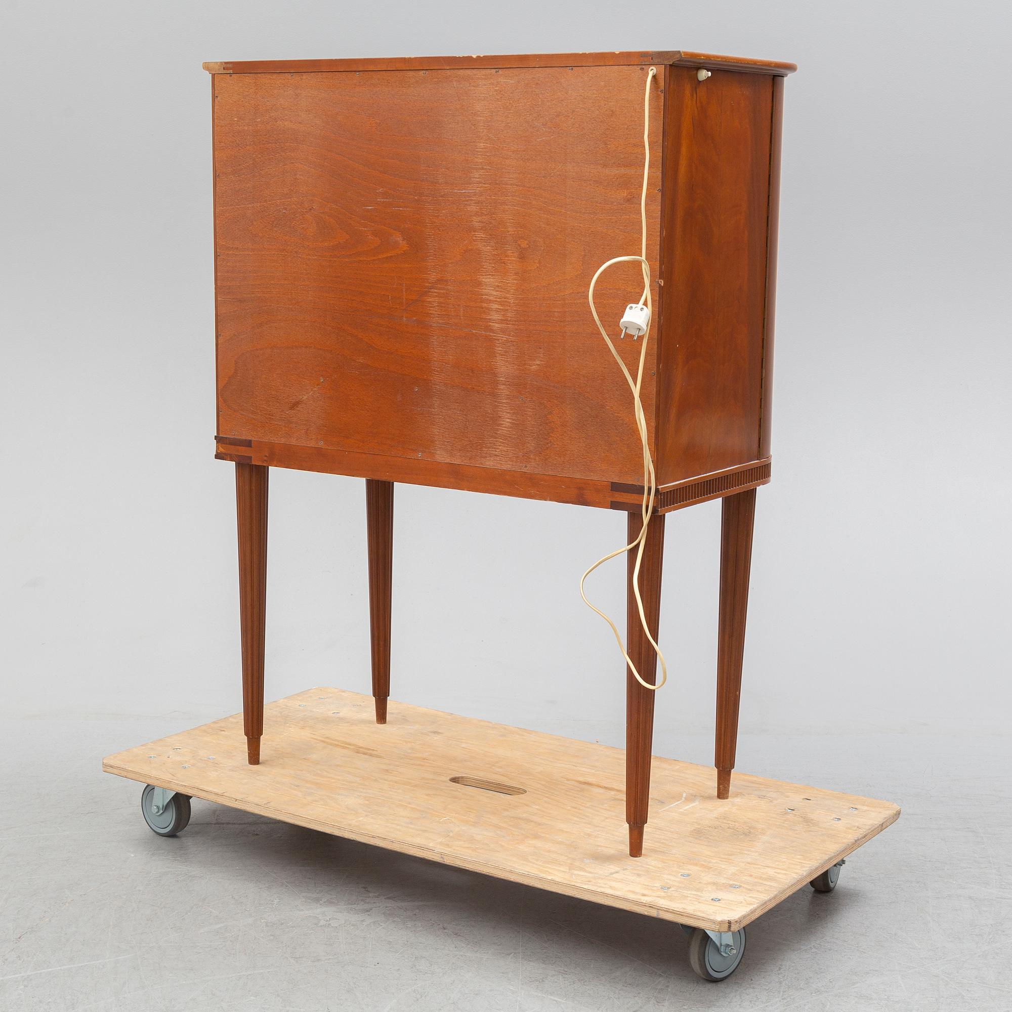 BARSKÅP, Förenade Möbelfabrikerna, Linköping. 1900-talets mitt.