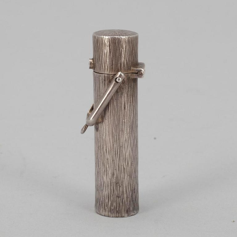 PARFYMFLAKONG, silver, Ryssland, S:t Petersburg ca 1900. Vikt 13,5 g.