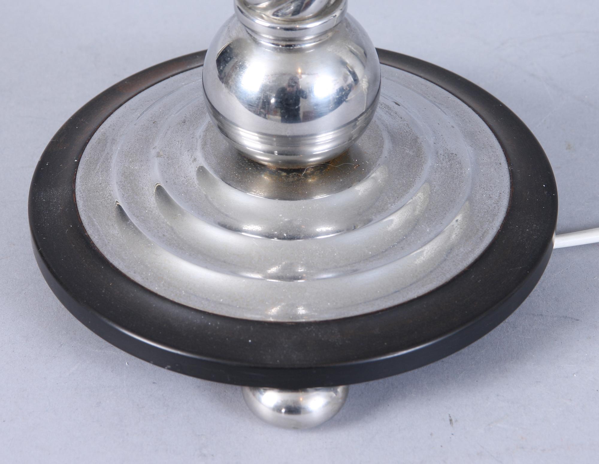 KANDELABRAR, ett par samt BORDSLAMPA, vitmetall, delvis Danmark, 1900-tal.