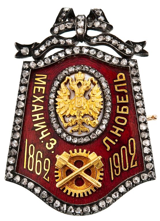 BROOCH NOBEL.
