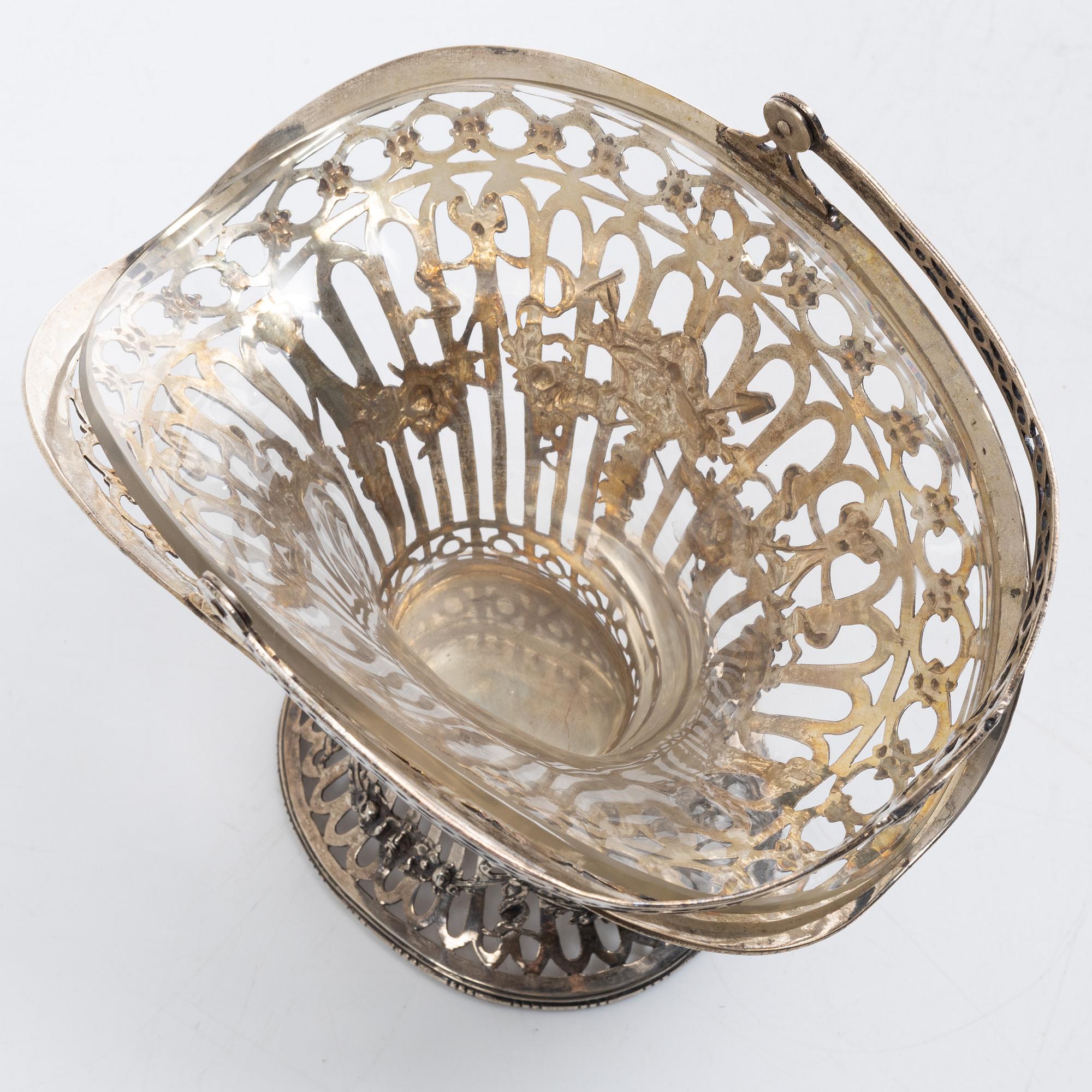 Carl Fredrik Carlman, A Swedish silver sweet-meat basket, mark of CF Carlman, Stockholm 1912.