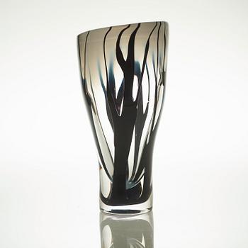 A Vicke Lindstrand glass vase, 'Träd i dimma', Kosta, 1950's.
