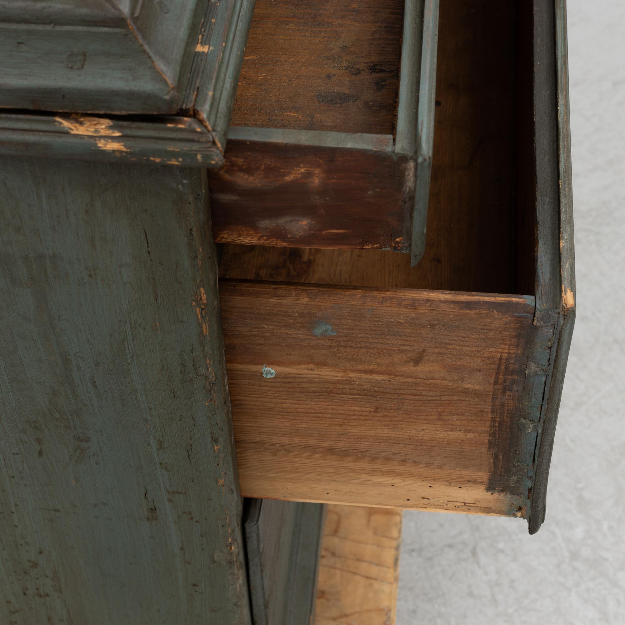 A Cabinet, 18th century..